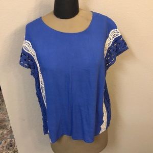 Short sleeve blue top